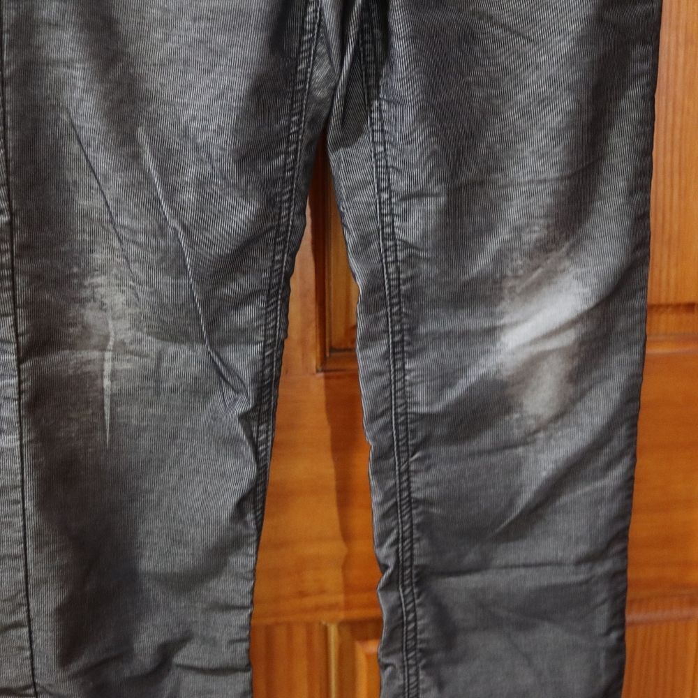 Joe Jean's Gray Burnout Distressed Ever Blue Straight Leg Jean's 12 - Picture 9 of 16